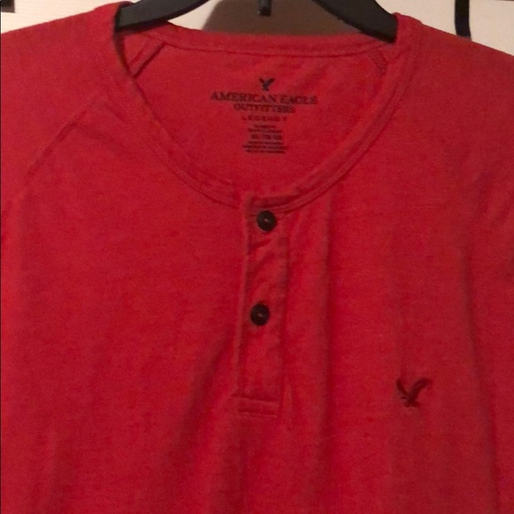 Men’s 2 button American Eagle tee-shirt - Picture 3 of 5
